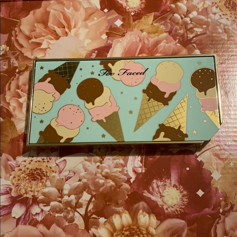 Too Faced Neapolitan Highlighting Palette